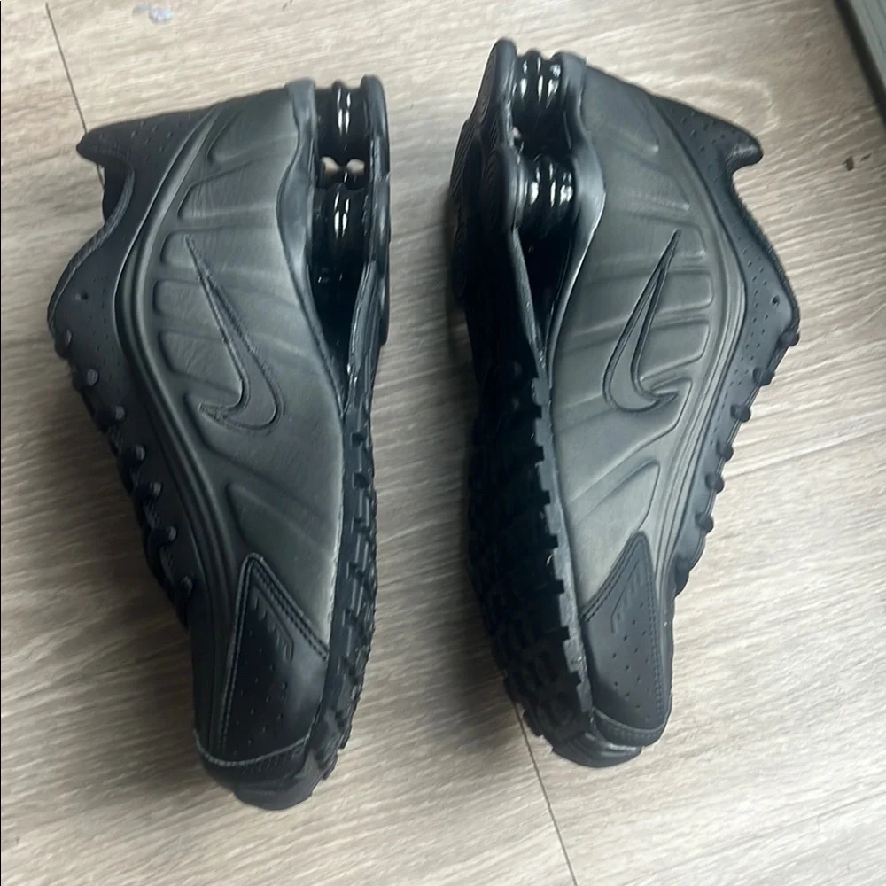 Nike all black